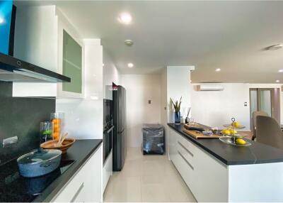 Luxurious 3BR Condo in Watthana, Bangkok