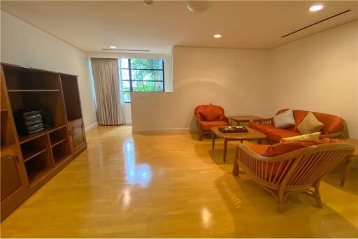 Big terrace 4 bedrooms in private apartment Sathon Soi 1