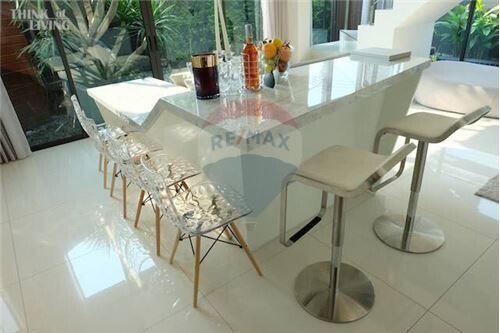 for rent,brand new pool villa,3bed,in Sukhumvit 63,BTS Ekamai.