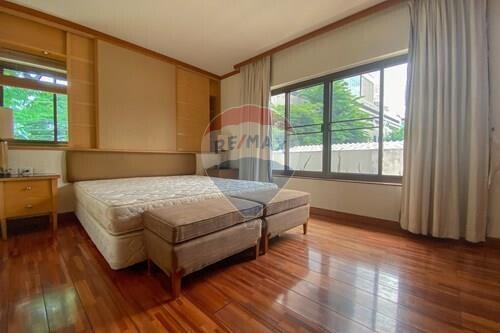 2 bed for rent BTS Surasak Station - Sathon road