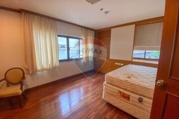 2 bed for rent BTS Surasak Station - Sathon road