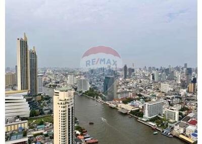 A 2 plus 1 room condominium with the Chaophraya River view.