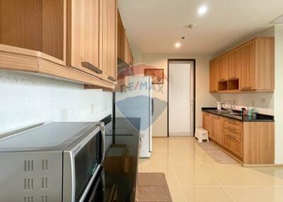 Higher floor 2-Bedroom, Pet friendly close to Emquartier and BTS.