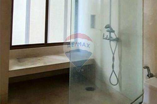 47 Sqm., 1 Bed, 1 Bath Condo listed for ฿ 8,200,000.