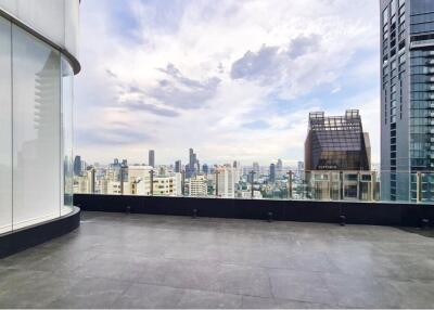 Brand new unit, 225mb.Furnished Penthouse The Diplomat39