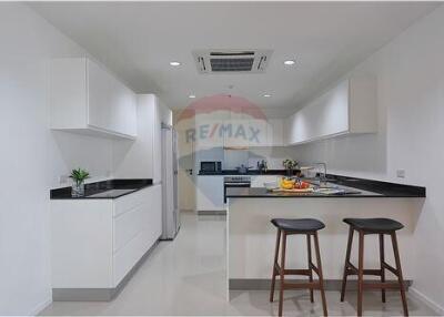 "Luxurious 4BR Condo in Sukhumvit 39 for Rent Now!"