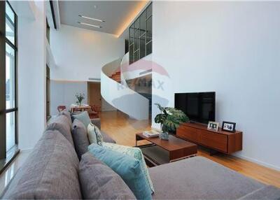 "Luxurious 4BR Condo in Sukhumvit 39 for Rent Now!"