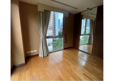 "Elegant 2-Bed Condo in The Legend Saladaeng - Bangkok"