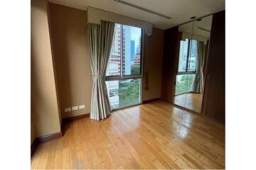 "Elegant 2-Bed Condo in The Legend Saladaeng - Bangkok"