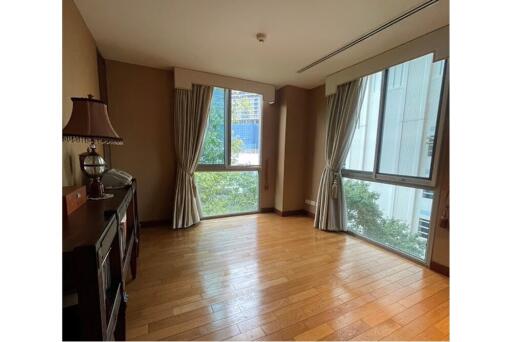 "Elegant 2-Bed Condo in The Legend Saladaeng - Bangkok"