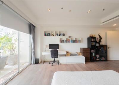 For Sale - Special unit - New renovated 3 Bedrooms - Narathorn Place