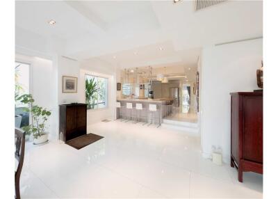 For Sale - Special unit - New renovated 3 Bedrooms - Narathorn Place