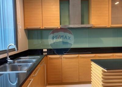 3 bed for rent BTS Asoke Sukhumvit area