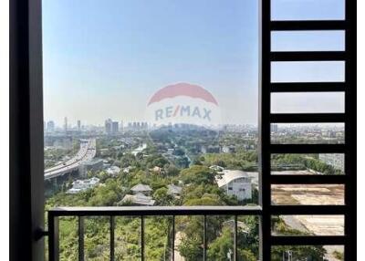 A breezy and lake view 2bedrooms 2bathrooms at New Ideo Rama 9.