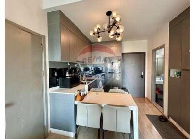 "Stylish 2-Bed Condo in Prime Bang Kapi: Price Reduced"