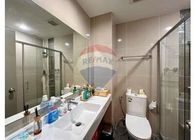 "Stylish 2-Bed Condo in Prime Bang Kapi: Price Reduced"