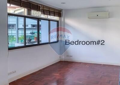 Townhouse office for rent pet friendly Thonglor