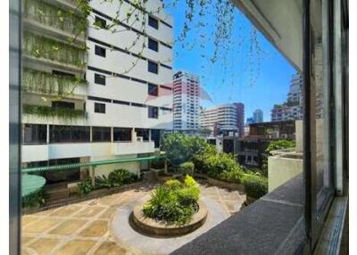 Luxury 4 bedroom home near BTS Phrom Phong, rare find.