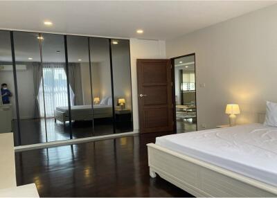 Stunning and Spacious 3-Bedroom Apartment for Rent in Sukhumvit - Your Dream Home Awaits!