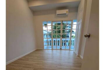 4 bed townhouse for rent pet friendly BTS Phrompong Thonglor sukhumvit