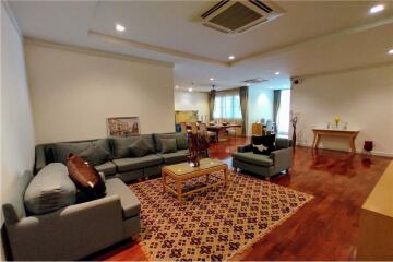 For rent pet friendly apartment 3 beds in Sukhumvit 22 BTS Phrompong