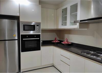 For rent pet friendly apartment 3 beds in Sukhumvit 22 BTS Phrompong