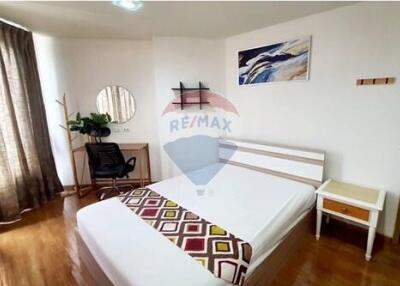 99 Sqm., 2 Beds, 2 Baths Condo listed for ฿ 8,700,000.