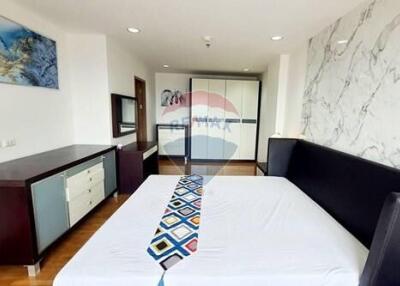 3 bedrooms near Asiatique BTS Taksin