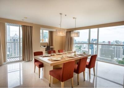 Luxury 3-Bedroom Condo in Urbana Langsuan