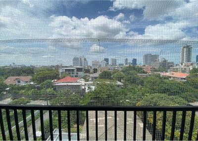 Penthouse unit 4beds+ maid big balcony in Sathon