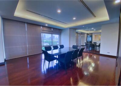 Penthouse unit 4beds+ maid big balcony in Sathon