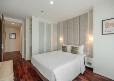 Newly Renovated High-Floor 2 Bedroom Apartment for Rent in Sukhumvit 20