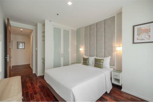 Newly Renovated High-Floor 2 Bedroom Apartment for Rent in Sukhumvit 20