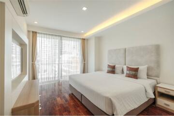 Newly Renovated High-Floor 2 Bedroom Apartment for Rent in Sukhumvit 20