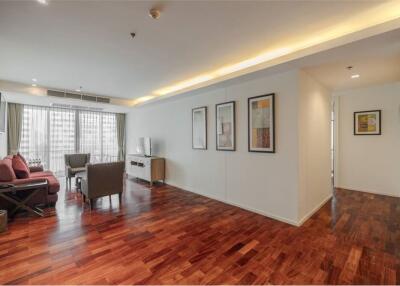 Newly Renovated High-Floor 2 Bedroom Apartment for Rent in Sukhumvit 20