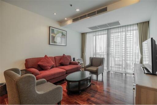 Newly Renovated High-Floor 2 Bedroom Apartment for Rent in Sukhumvit 20