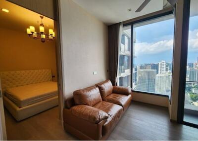 "Luxury Living Awaits: Fully Furnished Condo in Watthana"