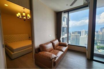 "Luxury Living Awaits: Fully Furnished Condo in Watthana"