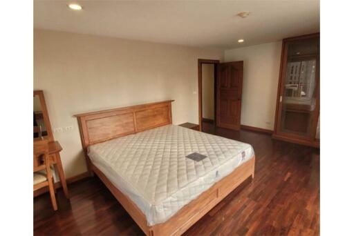 For rent spacious 3 bedrooms Wireless Road