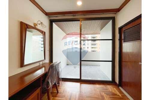 280 Sqm., 3 Beds, 3 Baths Condo listed for ฿ 68,000./Month