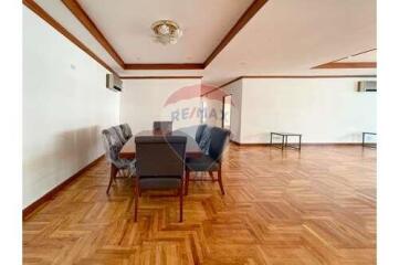 280 Sqm., 3 Beds, 3 Baths Condo listed for ฿ 68,000./Month