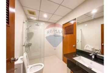 Renovated 3-Bedroom with Spacious Balcony in Asoke - Pet-Friendly