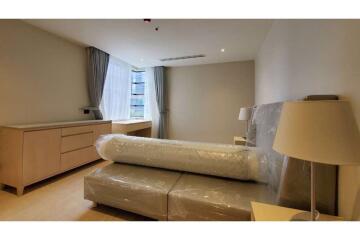 Newly renovated 3-bedroom apartment in Sathorn.