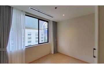 Newly renovated 3-bedroom apartment in Sathorn.