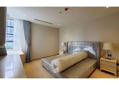 Newly renovated 3-bedroom apartment in Sathorn.