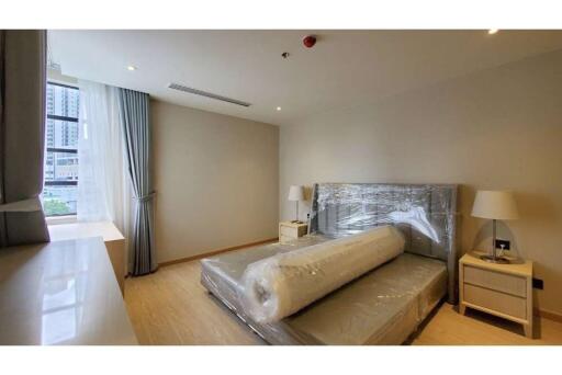 Newly renovated 3-bedroom apartment in Sathorn.