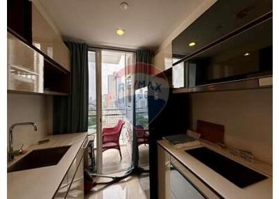 A corner unit in CBD Sathorn area.