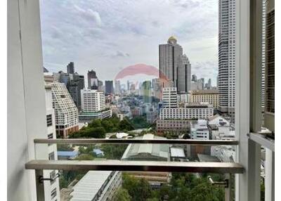 A corner unit in CBD Sathorn area.