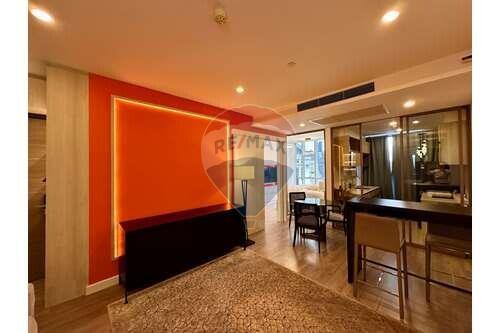 A corner unit in CBD Sathorn area.