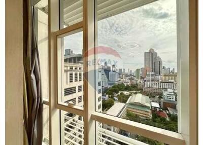 A corner unit in CBD Sathorn area.